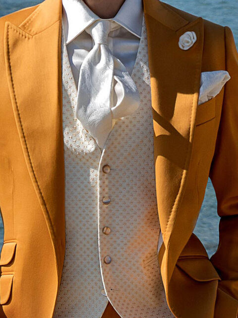 Gilet in misto lana bianco con ricamo oro