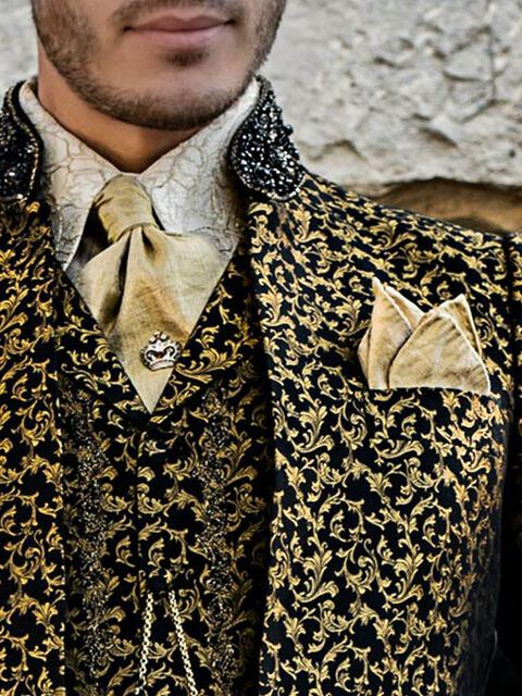 Ascot e fazzoletto oro
