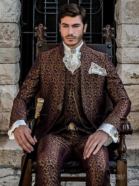 Completo uomo cerimonia barocco damascato bordeaux con ricamo nero-oro