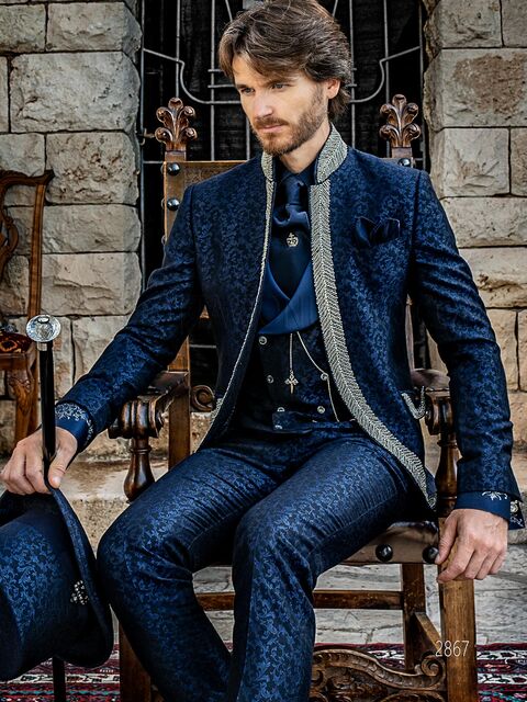 Abito alta moda gotica damascato blu con passamaneria di cristallo