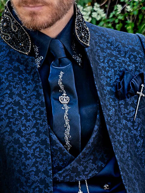 Cravatta ricamata e fazzoletto in lurex blu