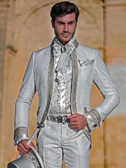 Abito uomo stile principesco damascato bianco passamaneria cristallo