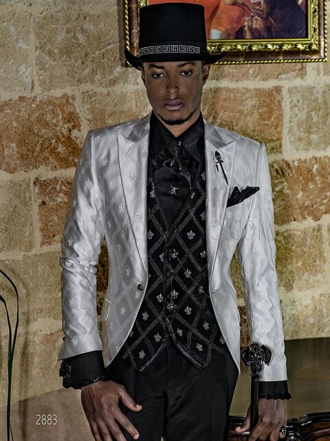 Giacca uomo gotica in raso bianco con ricamo perlato e pantalone nero