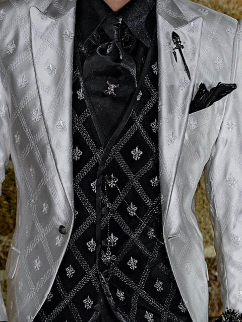 Gilet 5 bottoni in misto lana nero con ricamo nero-argento