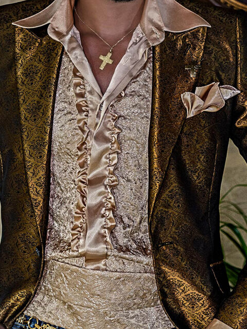 Camicia oro con ricamo e volant