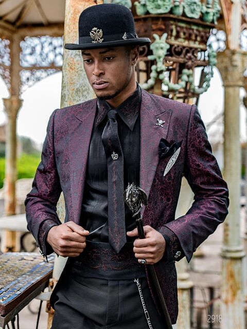 Abito cerimonia uomo con giacca damascata nero e bordeaux e pantalone nero
