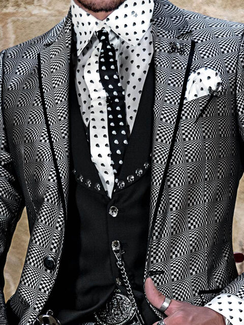 Gilet in lana nero con transfer su collo sciallato