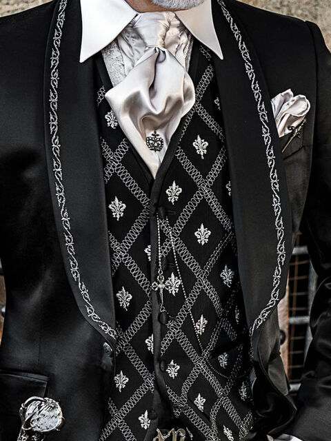 Gilet 5 bottoni in misto lana nero con ricamo argento