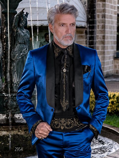 Smoking cerimonia moda in raso blu royal con collo sciallato nero
