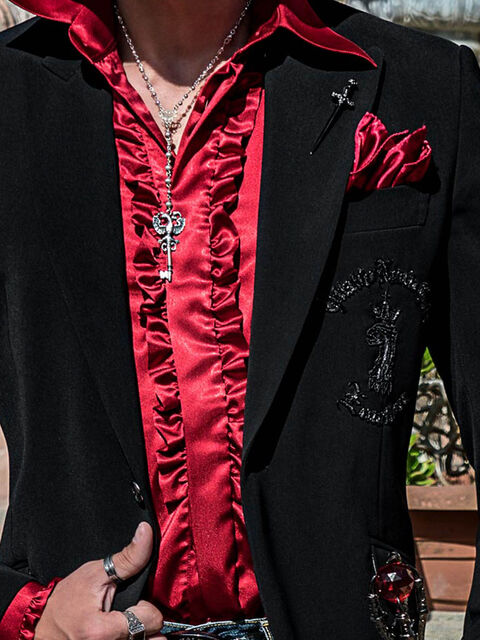 Camicia in raso rosso con volant