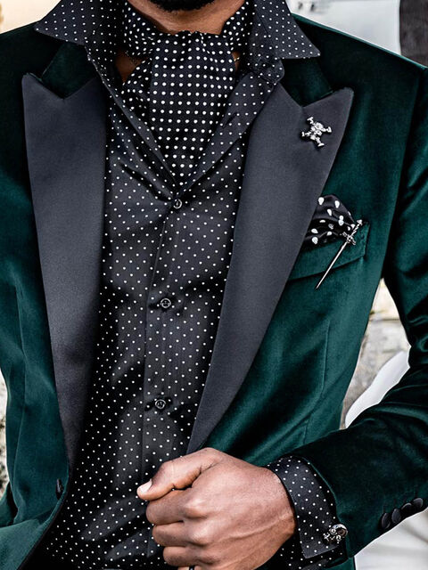 Camicia nera con pois piccoli bianchi