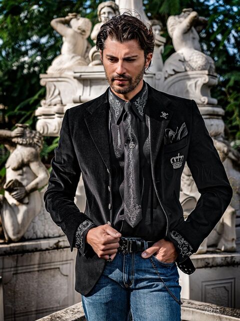 Giacca uomo elegante in velluto nero con ricamo corona argento