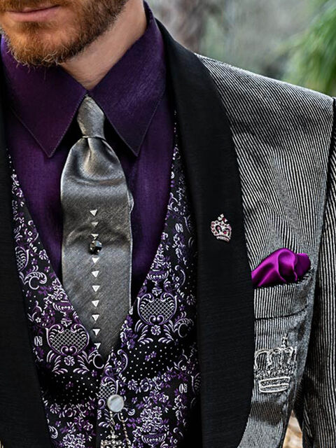 Cravatta in lurex grigio con applicazioni