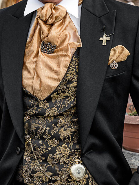 Gilet sciallato in seta jacquard nero con oro
