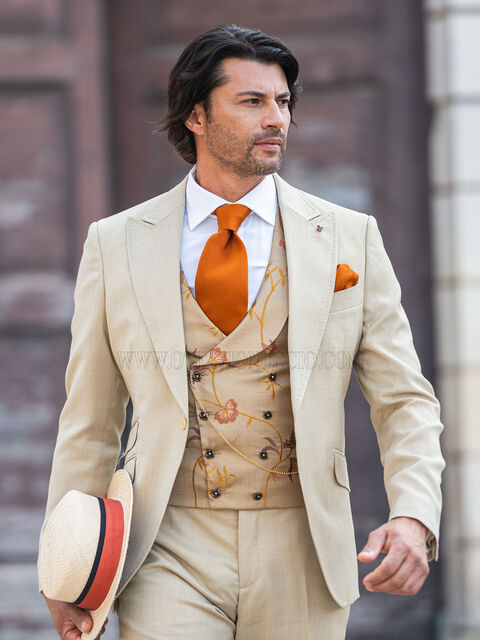 Abito da sposo sabbia stile boho chic