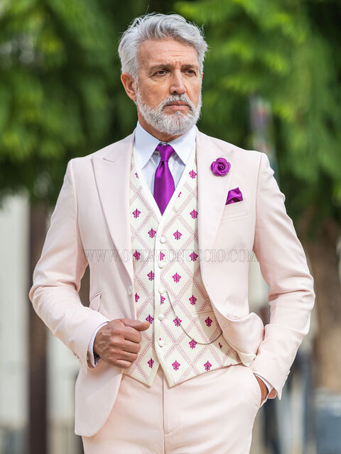 Abito da sposo rosa chiaro