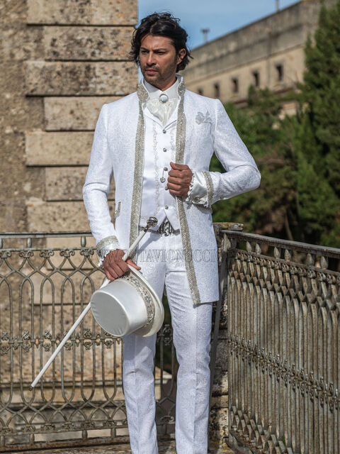 Vestito sposo coreana damascata bianca con passamaneria di strass