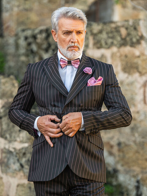 Smoking uomo sposo nero gessato rosa per matrimoni stile rock