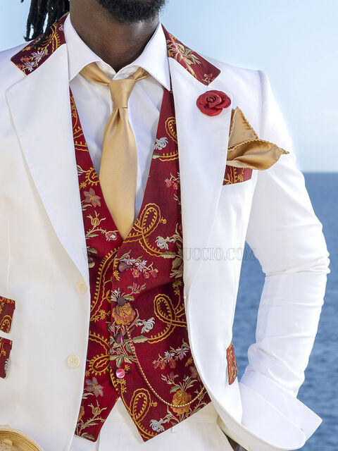 Gilet in pura seta rossa ricamata