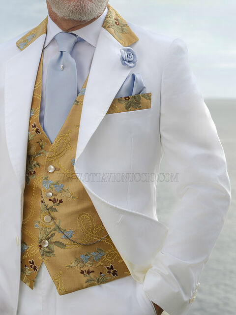 Gilet in pura seta oro ricamata